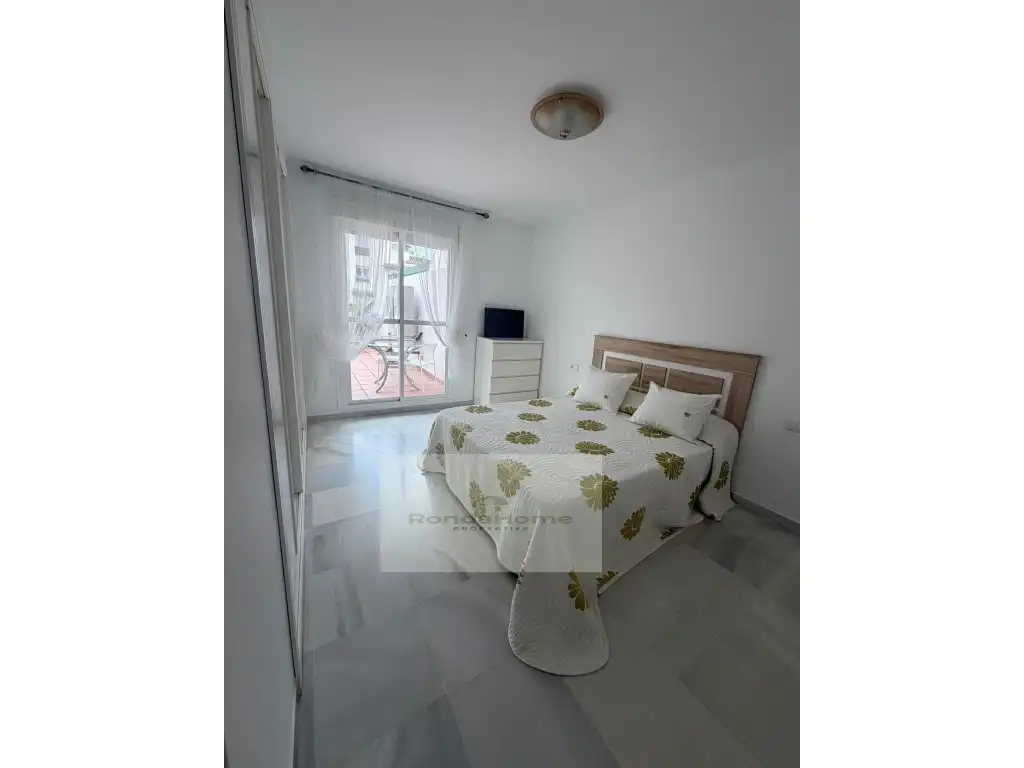 Dormitori de Pis de lloguer en Marbella amb Terrassa