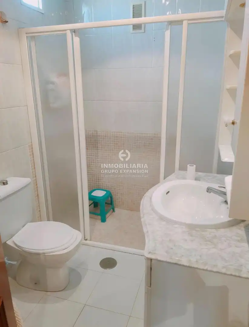 Baño de Piso en venta en Aspe con Terraza, Trastero y Balcón
