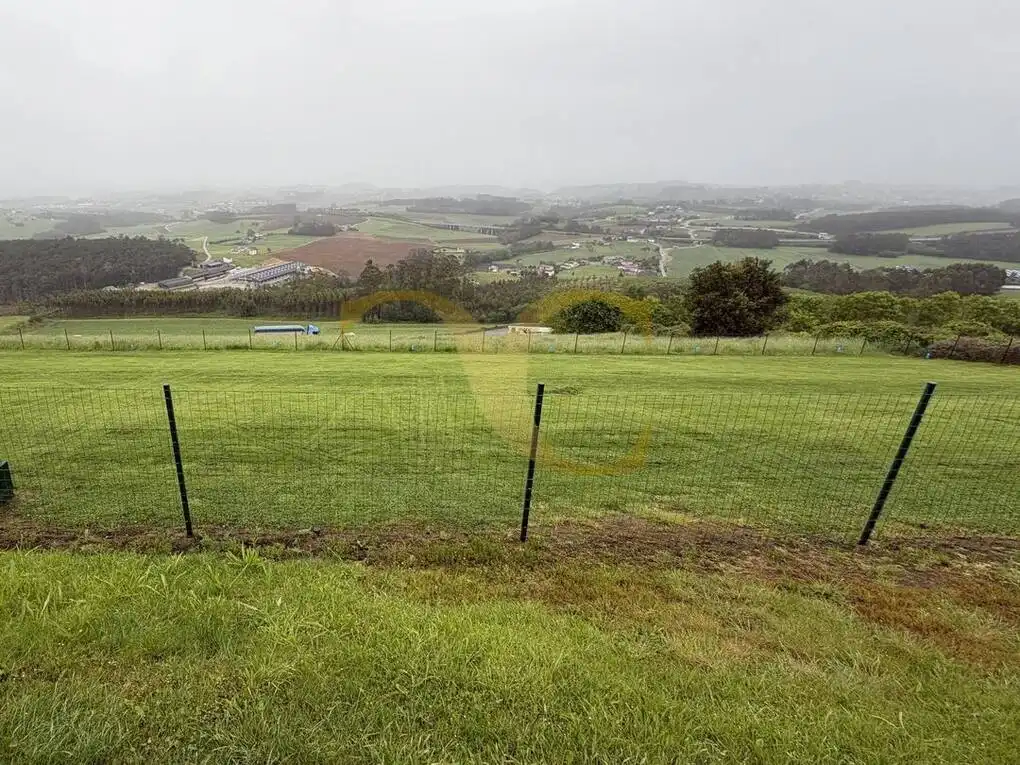 Casa o xalet en venda en Navia amb Calefacció, Jardí privat i Traster