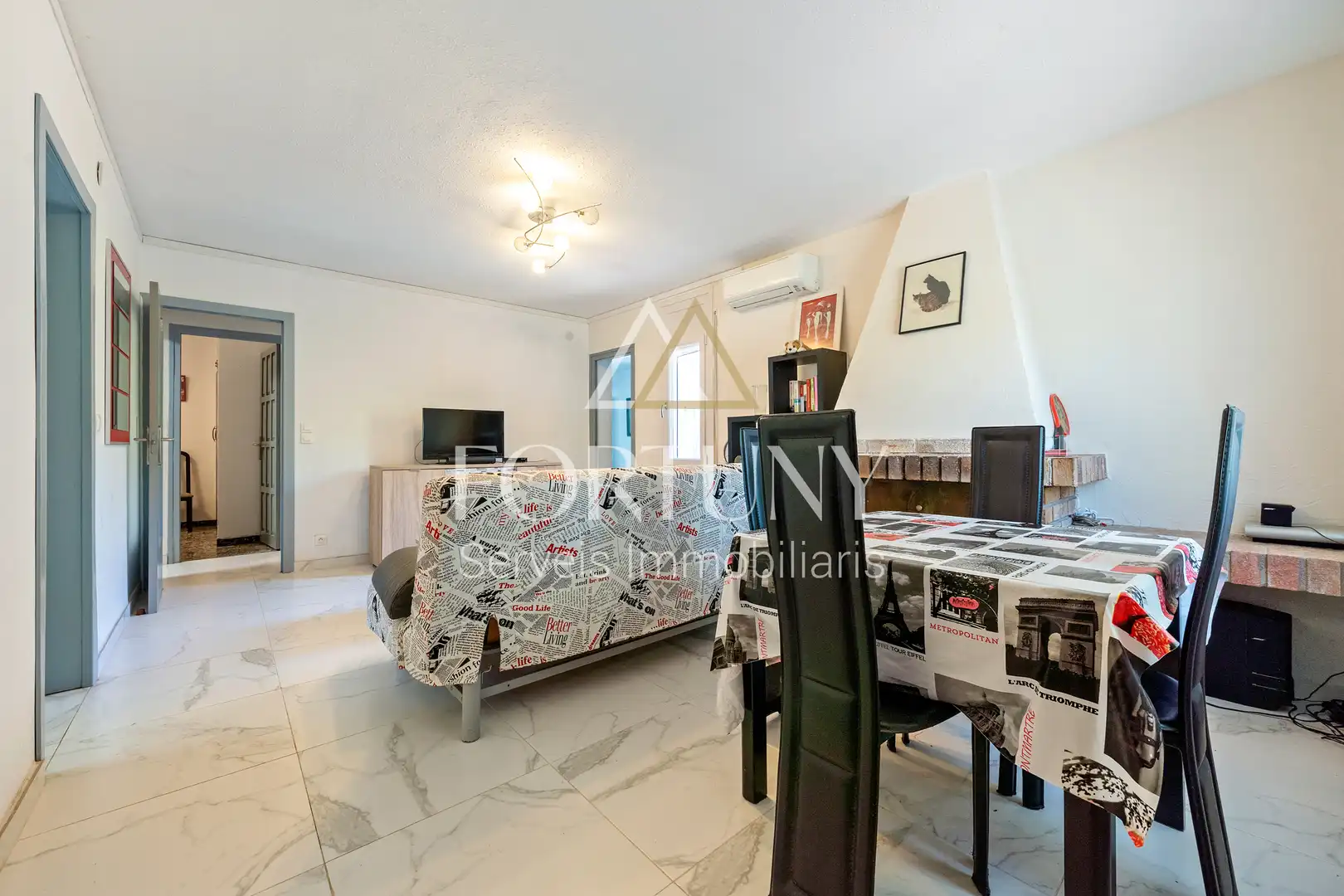 Sala d'estar de Casa o xalet en venda en Mont-roig del Camp amb Aire condicionat, Traster i Piscina