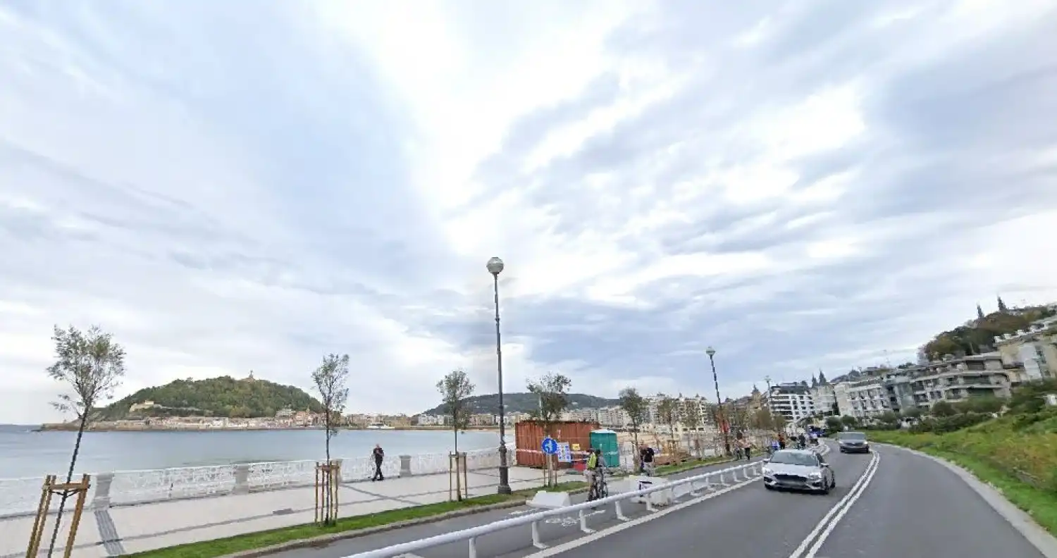Vista exterior de Pis de lloguer en Donostia - San Sebastián  amb Calefacció, Terrassa i Forn