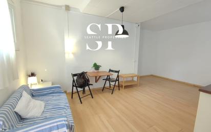 Dormitori de Loft de lloguer en  Barcelona Capital amb Parquet, Terrassa i Moblat