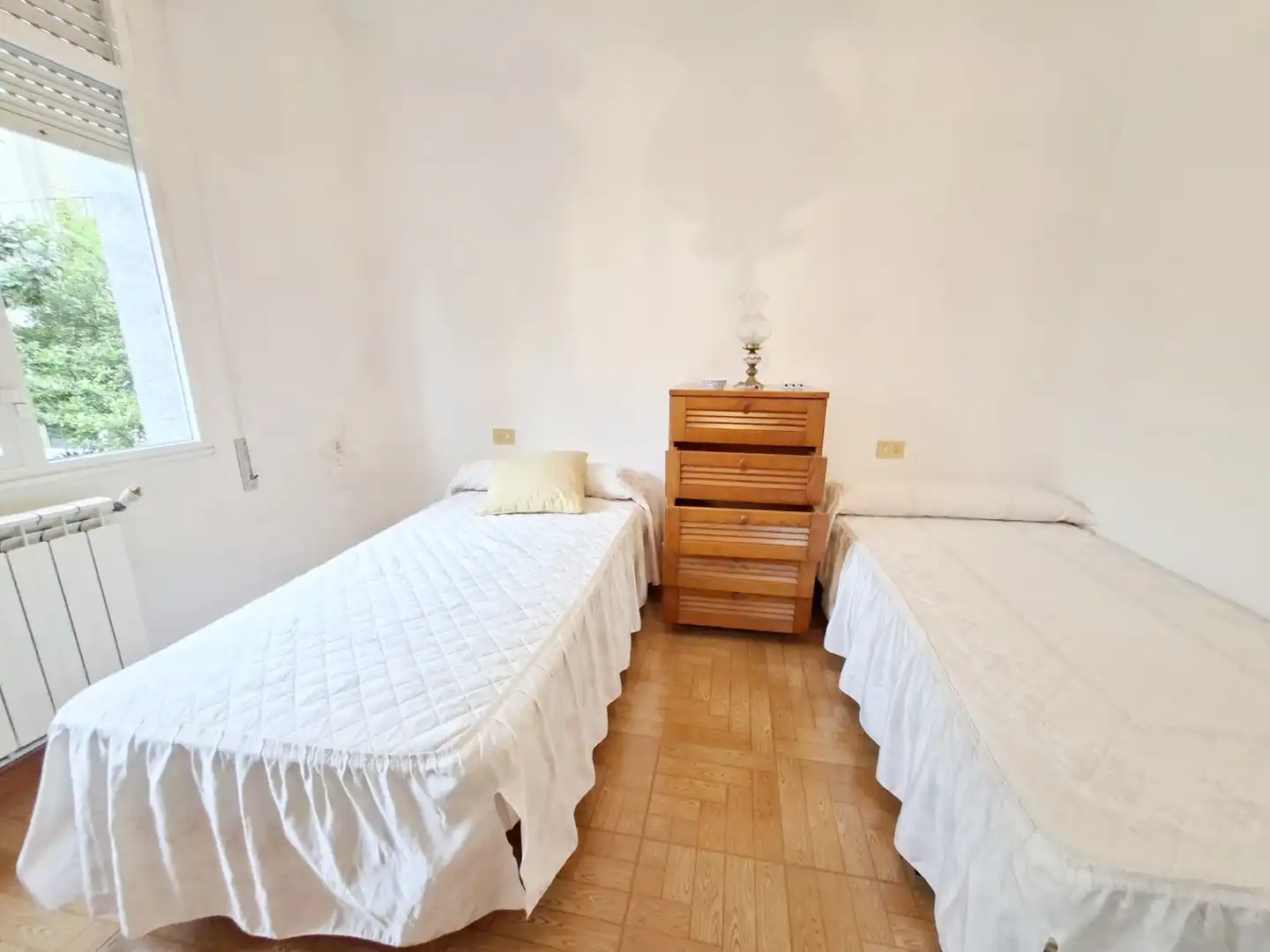 Habitación de Casa adosada en venta en Ribeira con Jardín privado