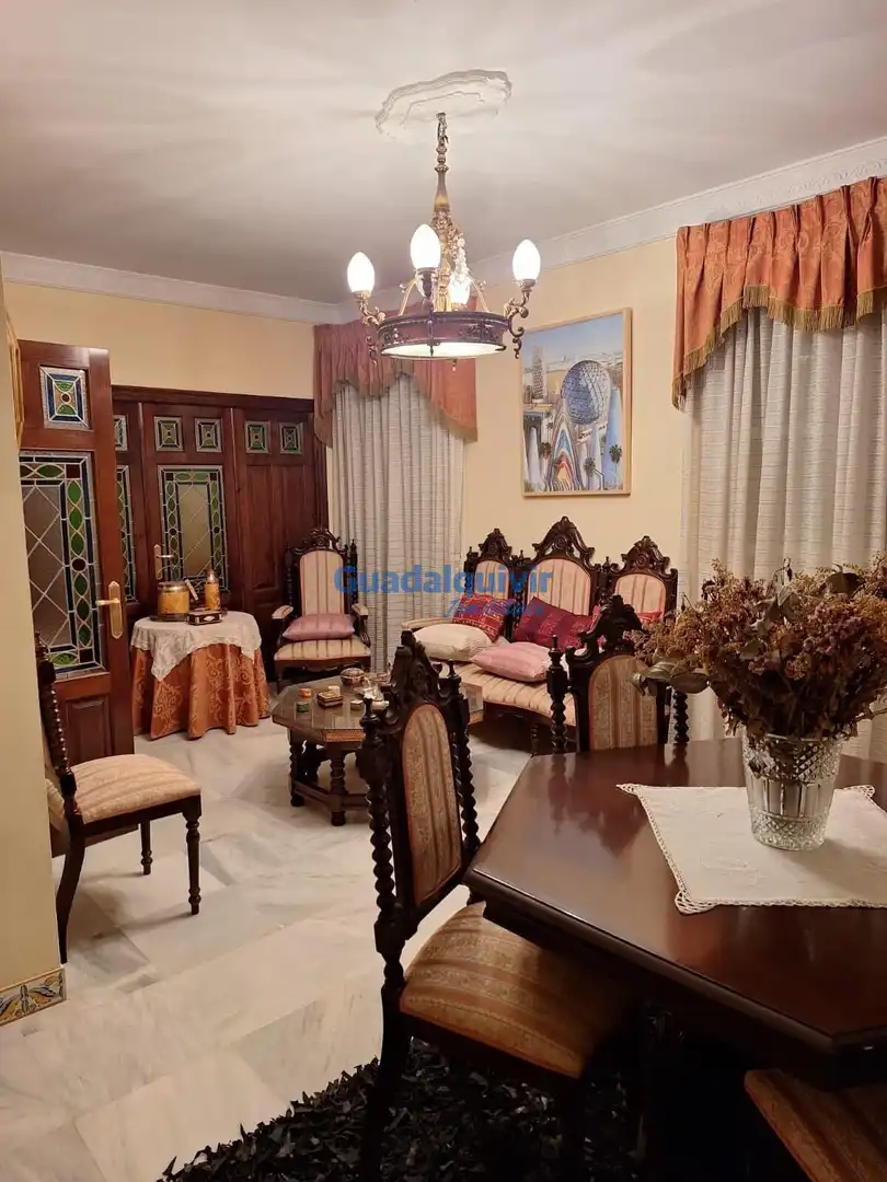 Sala d'estar de Casa o xalet en venda en Brenes amb Aire condicionat i Terrassa