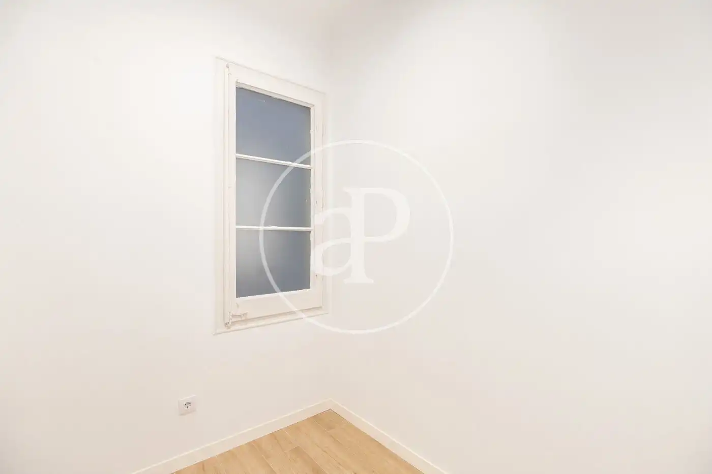 Schlafzimmer von Wohnung zum Verkauf in Barcelona mit Klimaanlage und Heizung