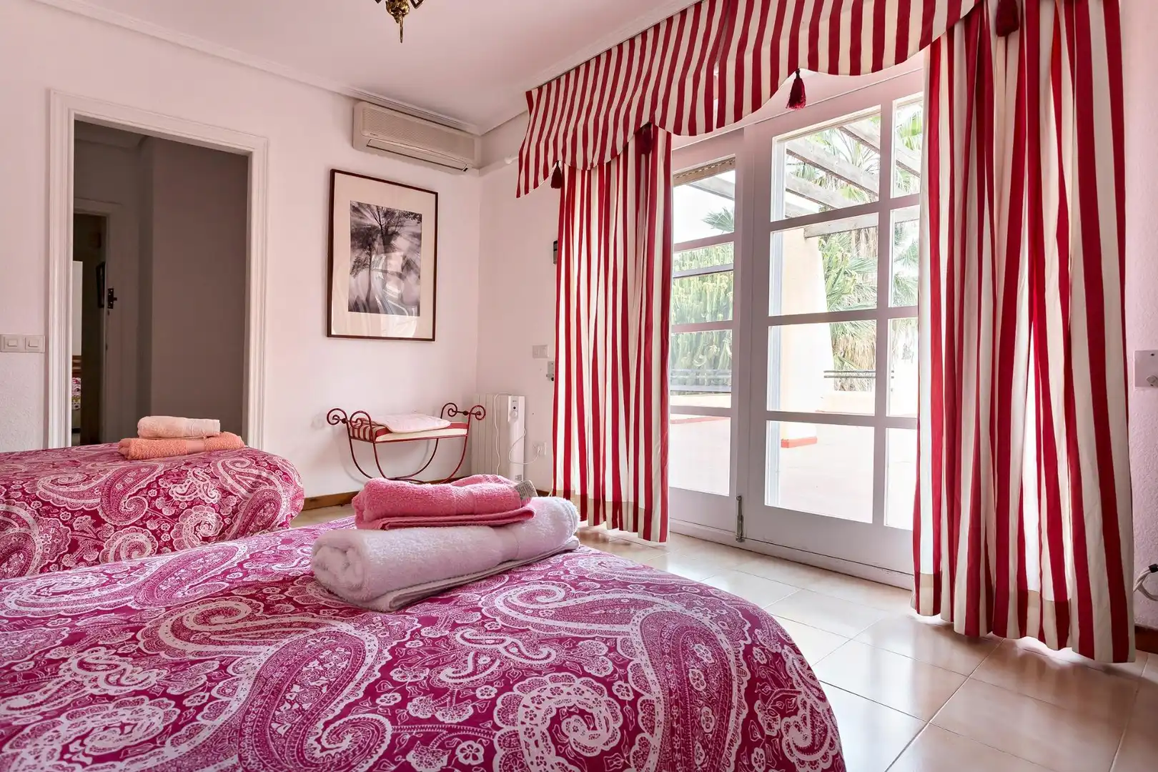 Bedroom of Houses for sale in Roquetas de Mar  with Air Conditioner, Private garden and Terrace