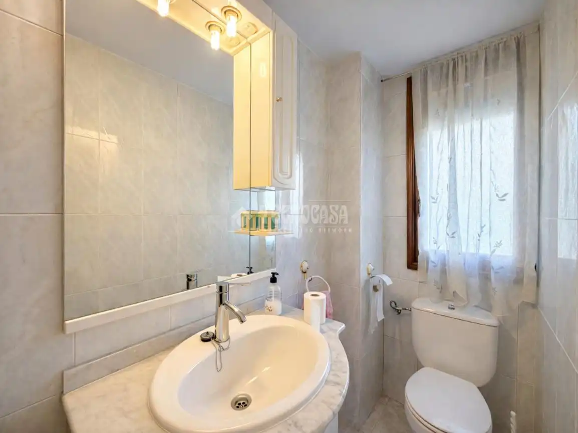Baño de Piso en venta en Madrid con Calefacción, Piscina y Piscina comunitaria