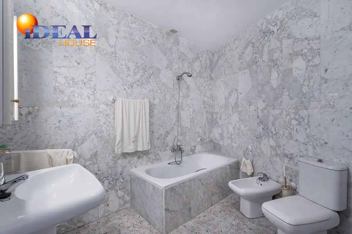 Bathroom of Flat for sale in Los Villares  with Furnished and Balcony