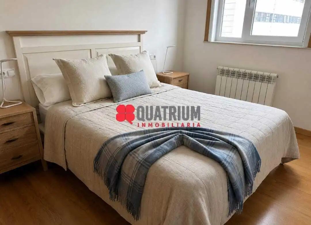 Bedroom of Flat for rent in Santiago de Compostela   with Heating and Furnished