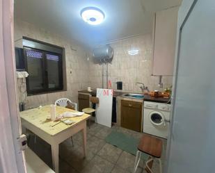 Cuina de Casa o xalet en venda en Villagatón amb Calefacció, Traster i Moblat