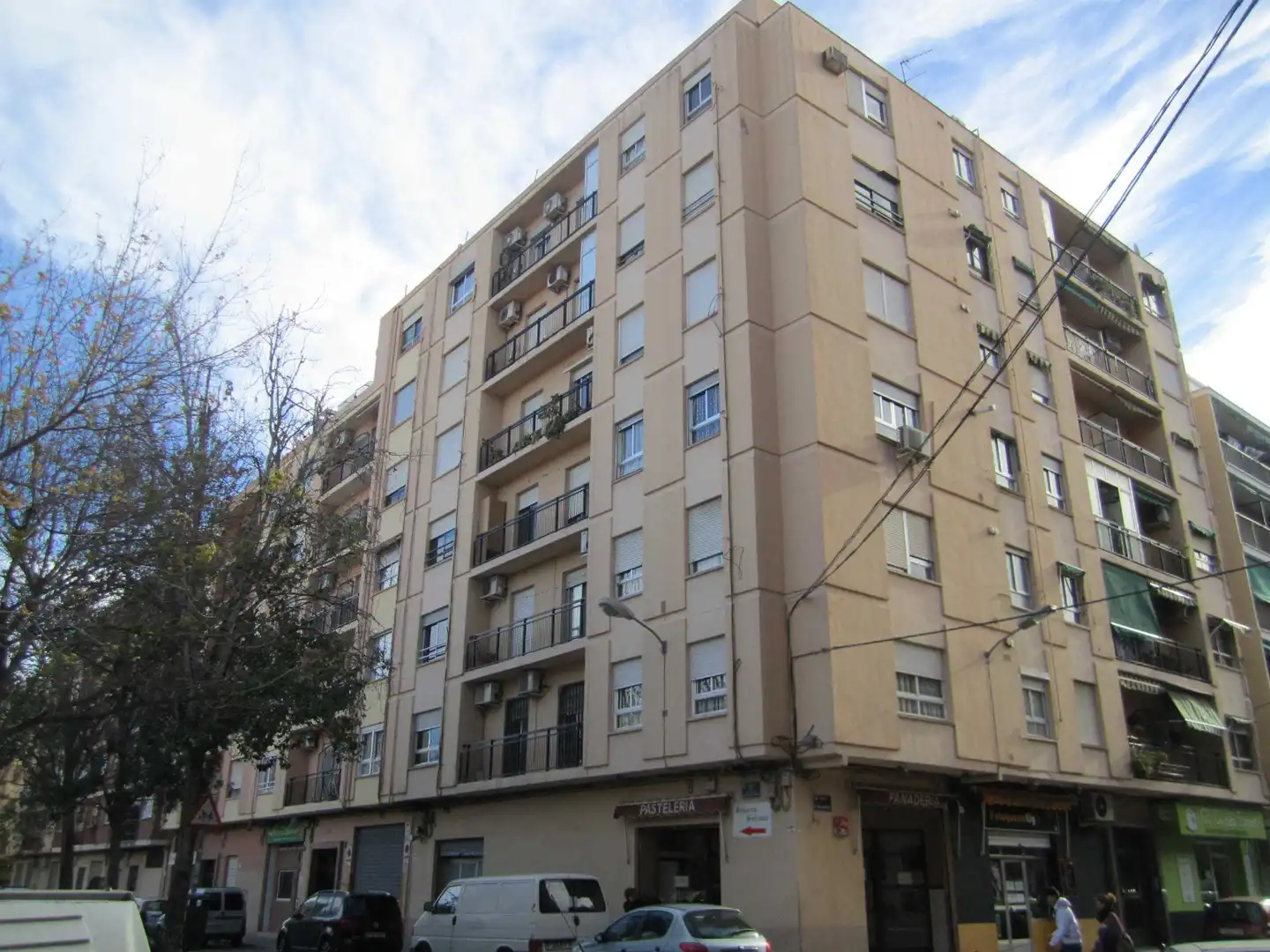 Vista exterior de Pis en venda en Valencia amb Balcó