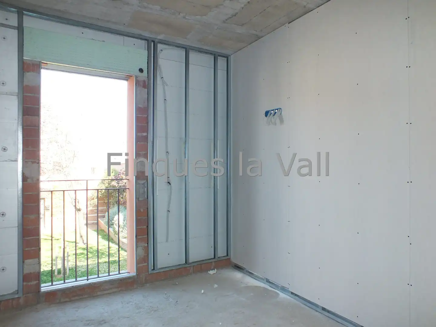 Wohnung zum Verkauf in Roda de Ter mit Heizung, Ofen und Balkon