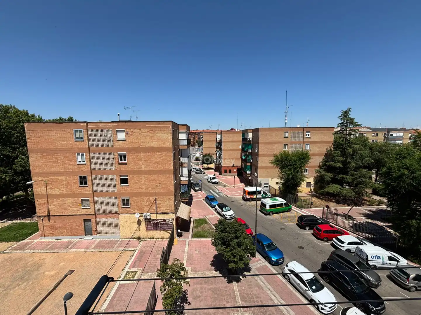 Vista exterior de Pis en venda en Parla amb Terrassa