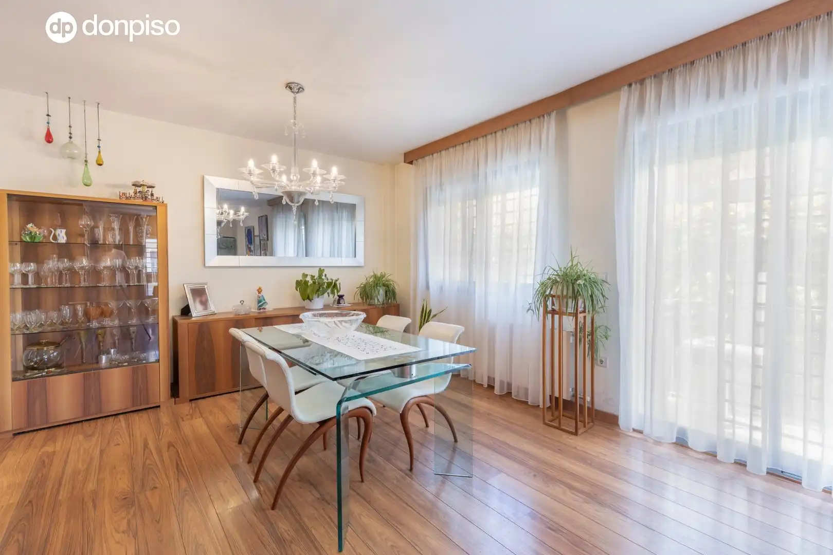 Comedor de Casa adosada en venta en Granada con Aire acondicionado, Calefacción y Balcón
