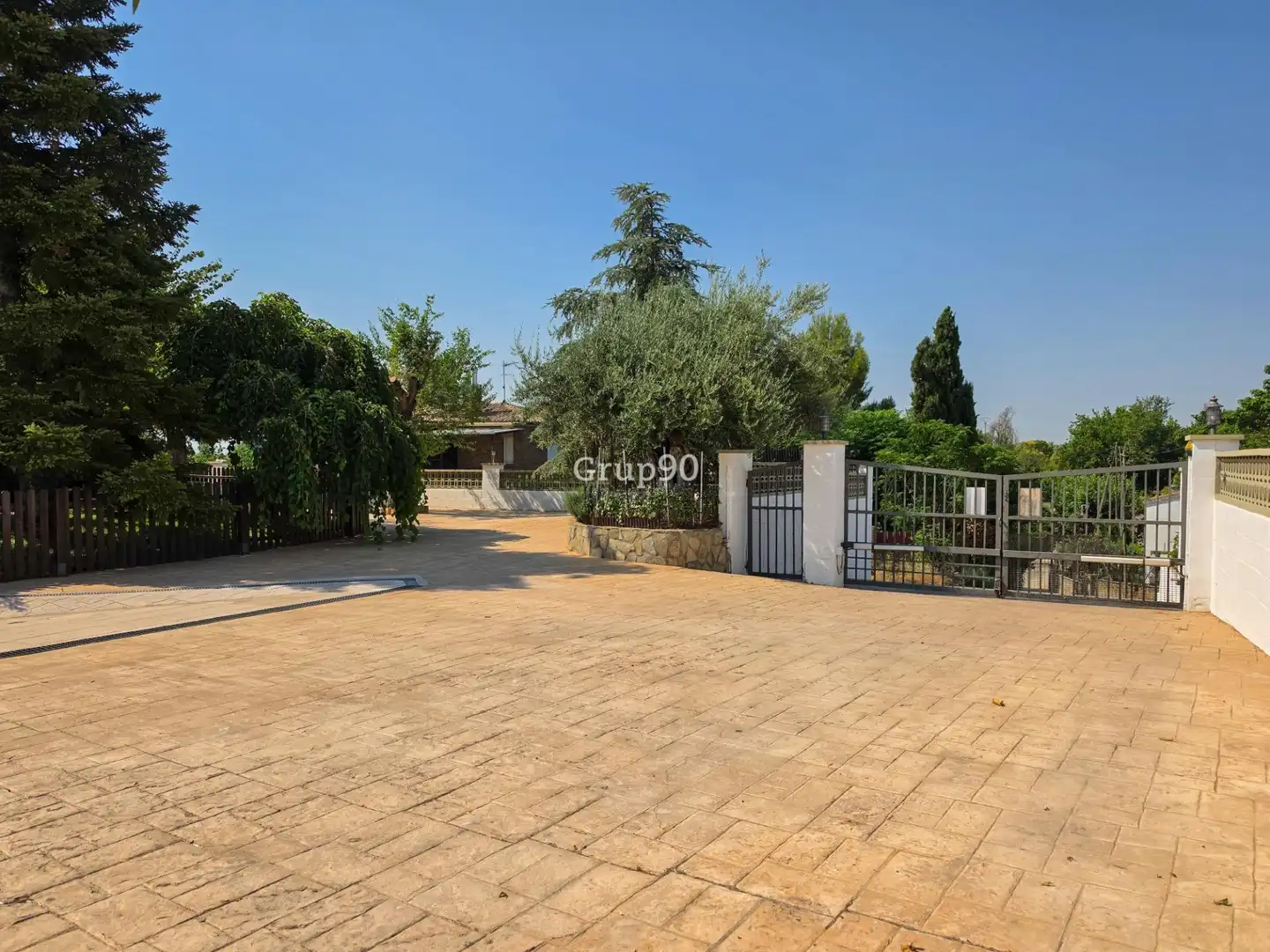 Houses for sale in Lleida  with Air Conditioner, Heating and Private garden