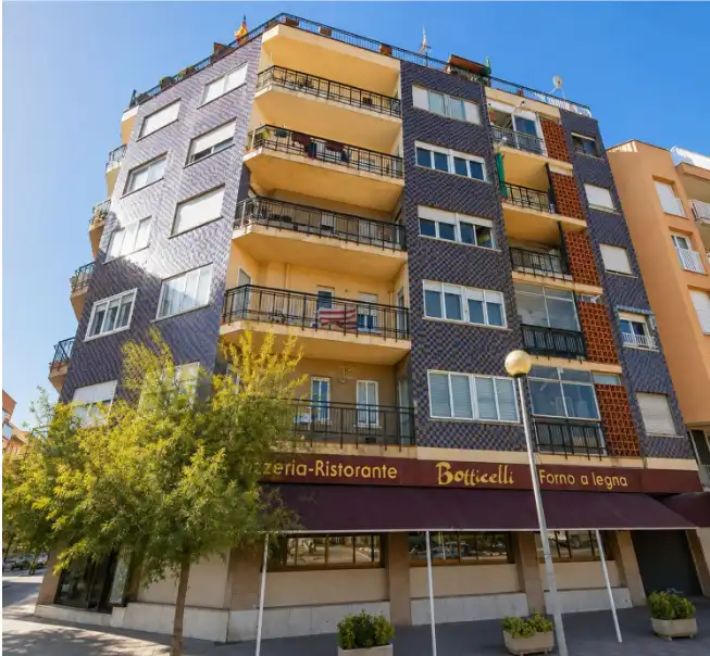 Piso en venta en Avinguda del Mediterrani 105