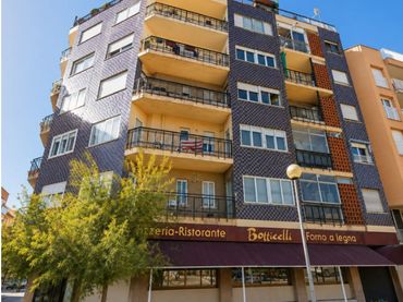 Piso en venta en Avinguda del Mediterrani 105