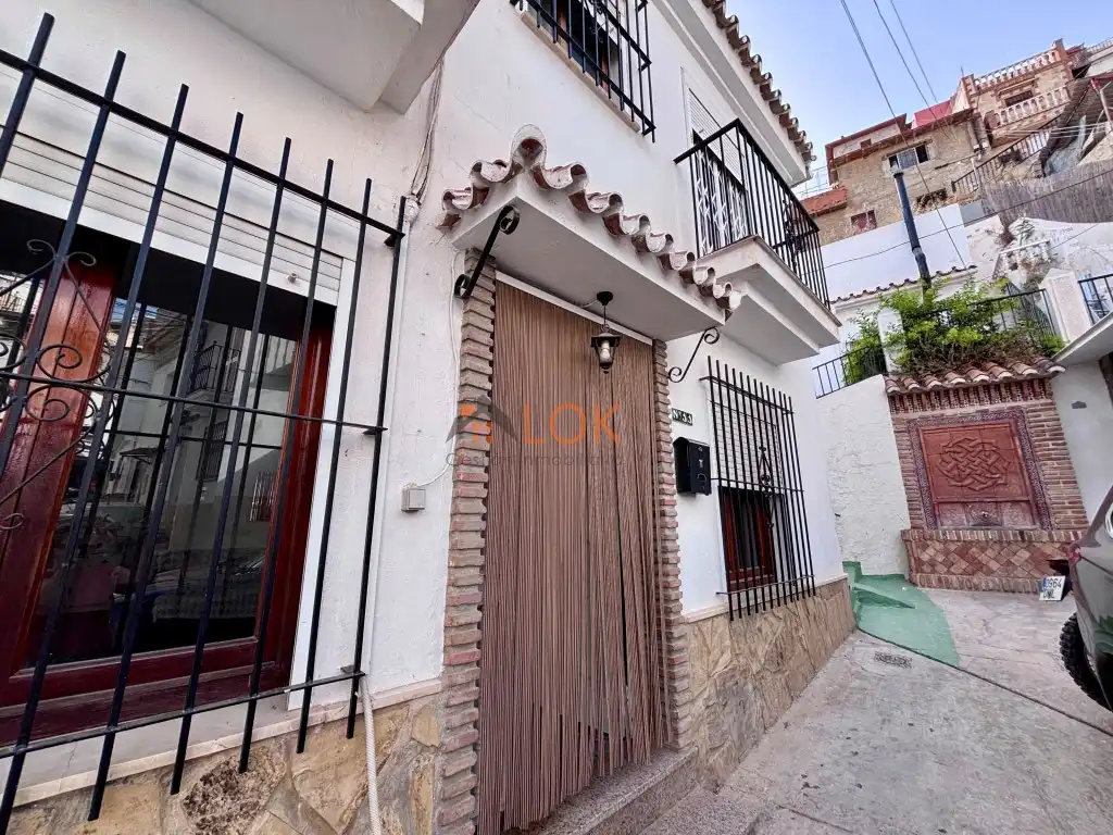 Vista exterior de Casa o xalet en venda en Vélez-Málaga