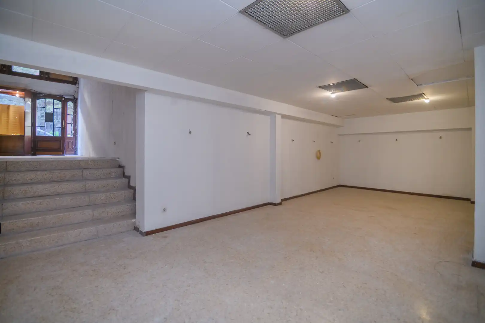 Business premises for sale in Carrer d'Àngel Guimerà, imagen 3