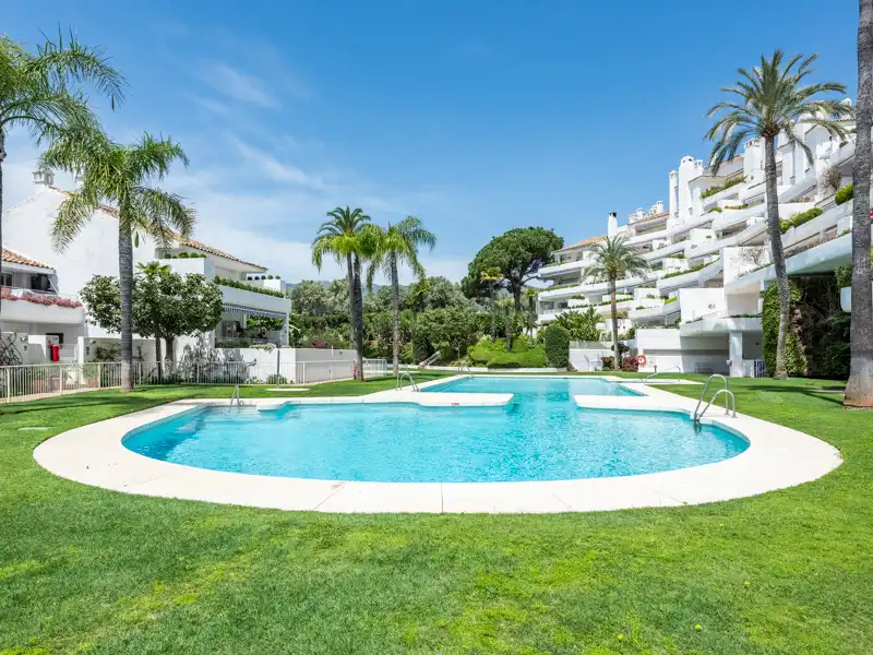 Apartament amb piscina en venda a Río Real - Los Monteros