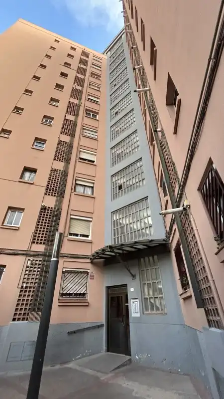 Vista exterior de Piso en venta en Sant Vicenç Dels Horts