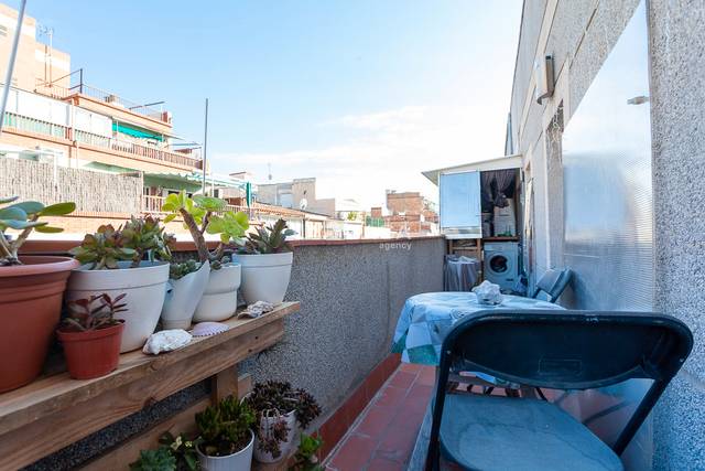 Piso en Venta en Calle AIGUES DEL LLOBREGAT DE L en La Florida