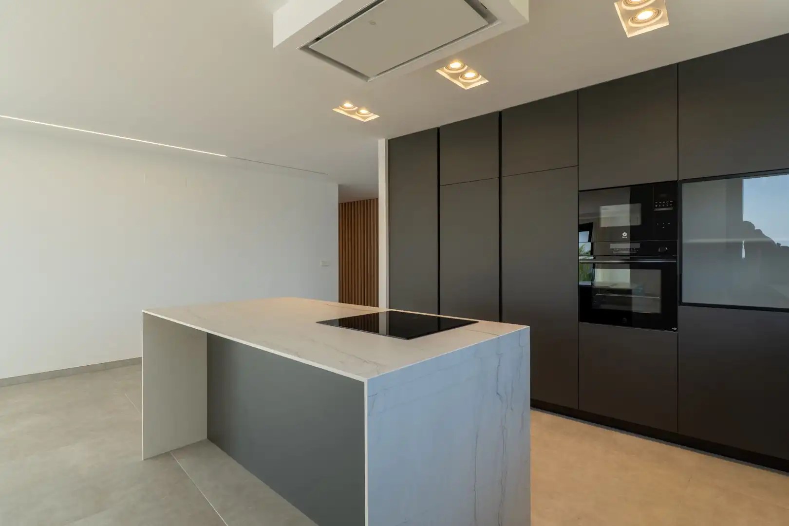 Küche von Haus oder Chalet zum Verkauf in Moraira mit Klimaanlage, Privatgarten und Terrasse