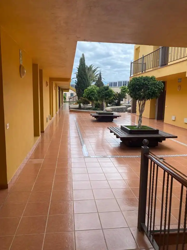 Apartamento en venta en Arona con Terraza, Amueblado y Piscina comunitaria