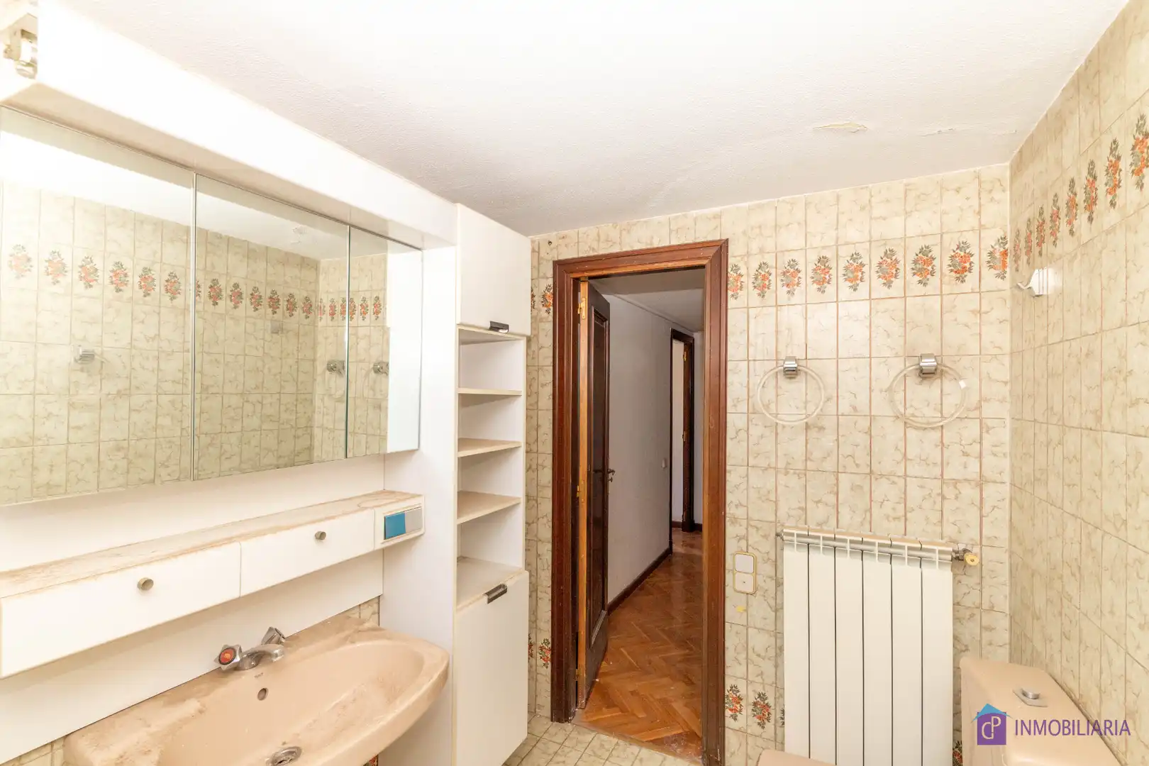 Bathroom of Flat for sale in Zaragoza  with Air Conditioner and Heating