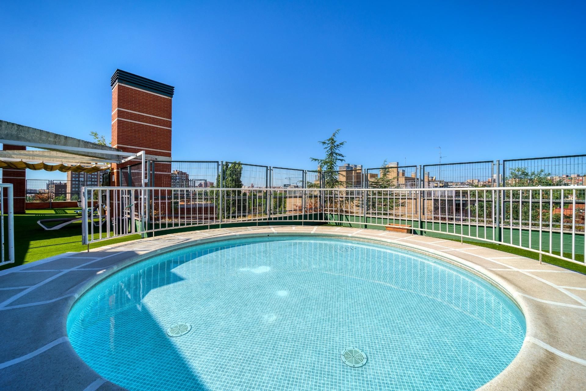Piscina de Piso en venta en  Madrid Capital con Aire acondicionado, Calefacción y Trastero