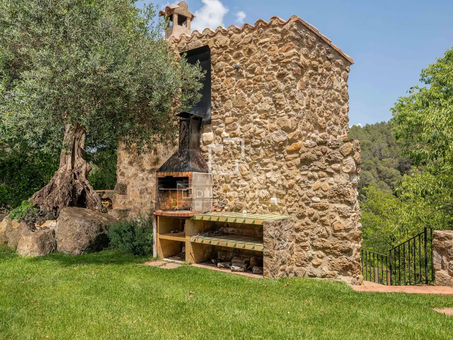 Jardí de Finca rústica en venda en Lladó amb Aire condicionat, Calefacció i Jardí privat