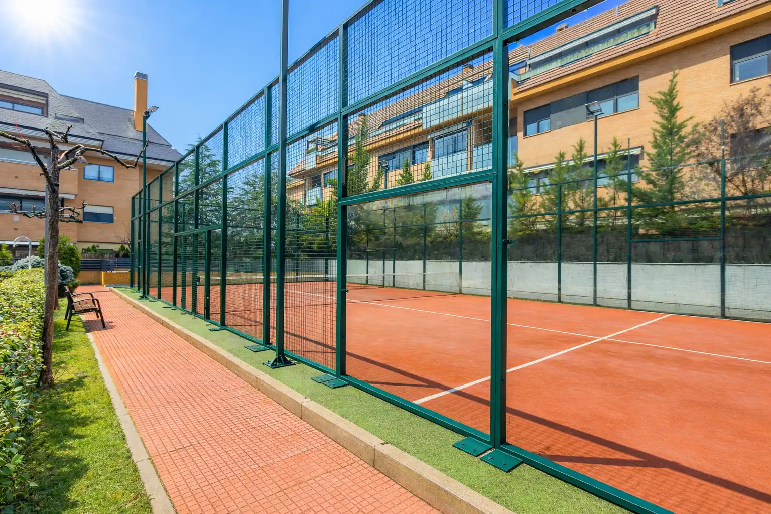 Vista exterior de Piso en venta en Las Rozas de Madrid con Aire acondicionado, Calefacción y Jardín privado