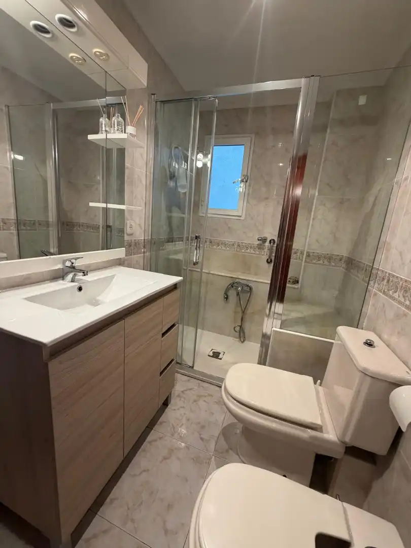 Baño de Piso en venta en Valencia con Terraza y Balcón