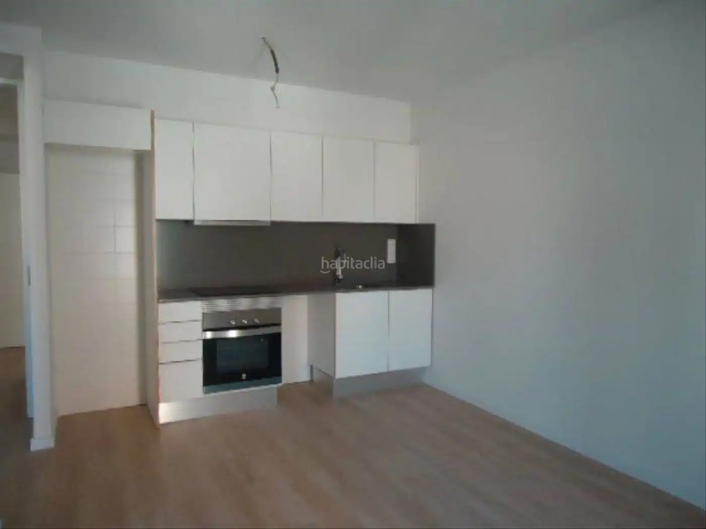 Küche von Wohnung zum Verkauf in Barcelona mit Klimaanlage und Heizung