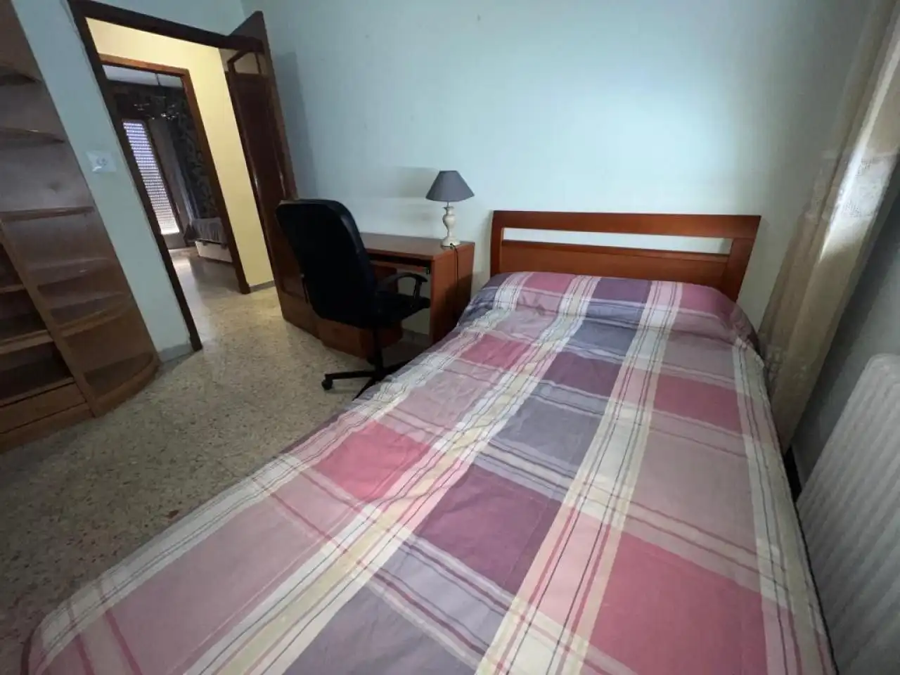 Bedroom of Flat for rent in Ourense Capital   with Heating, Parquet flooring and Furnished