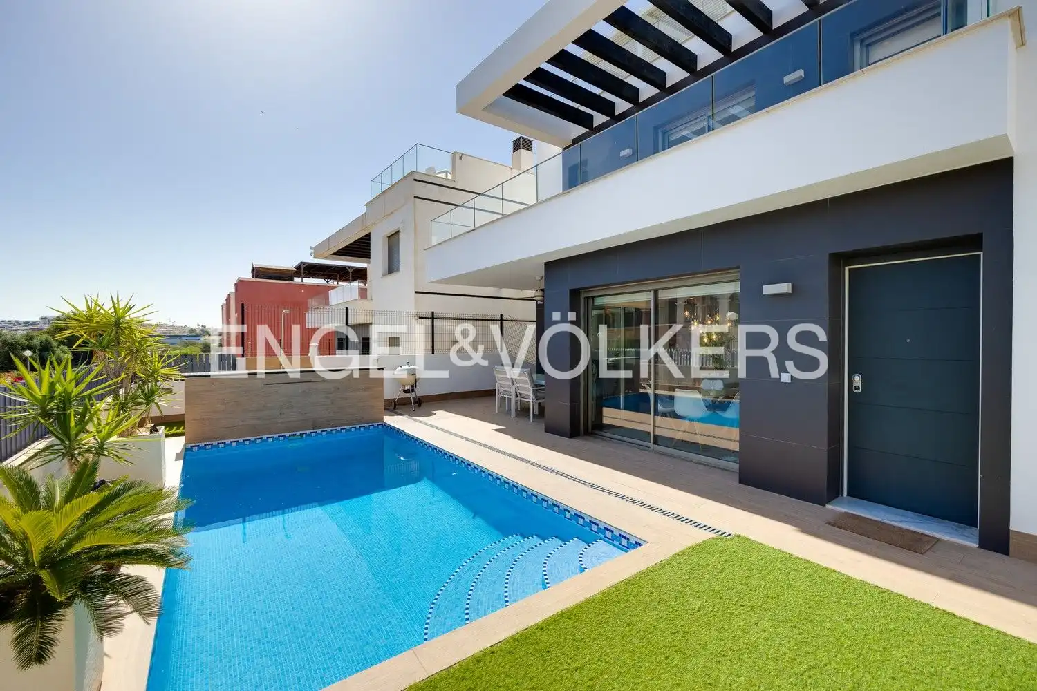 Piscina de Casa o xalet en venda en Orihuela amb Aire condicionat, Calefacció i Jardí privat