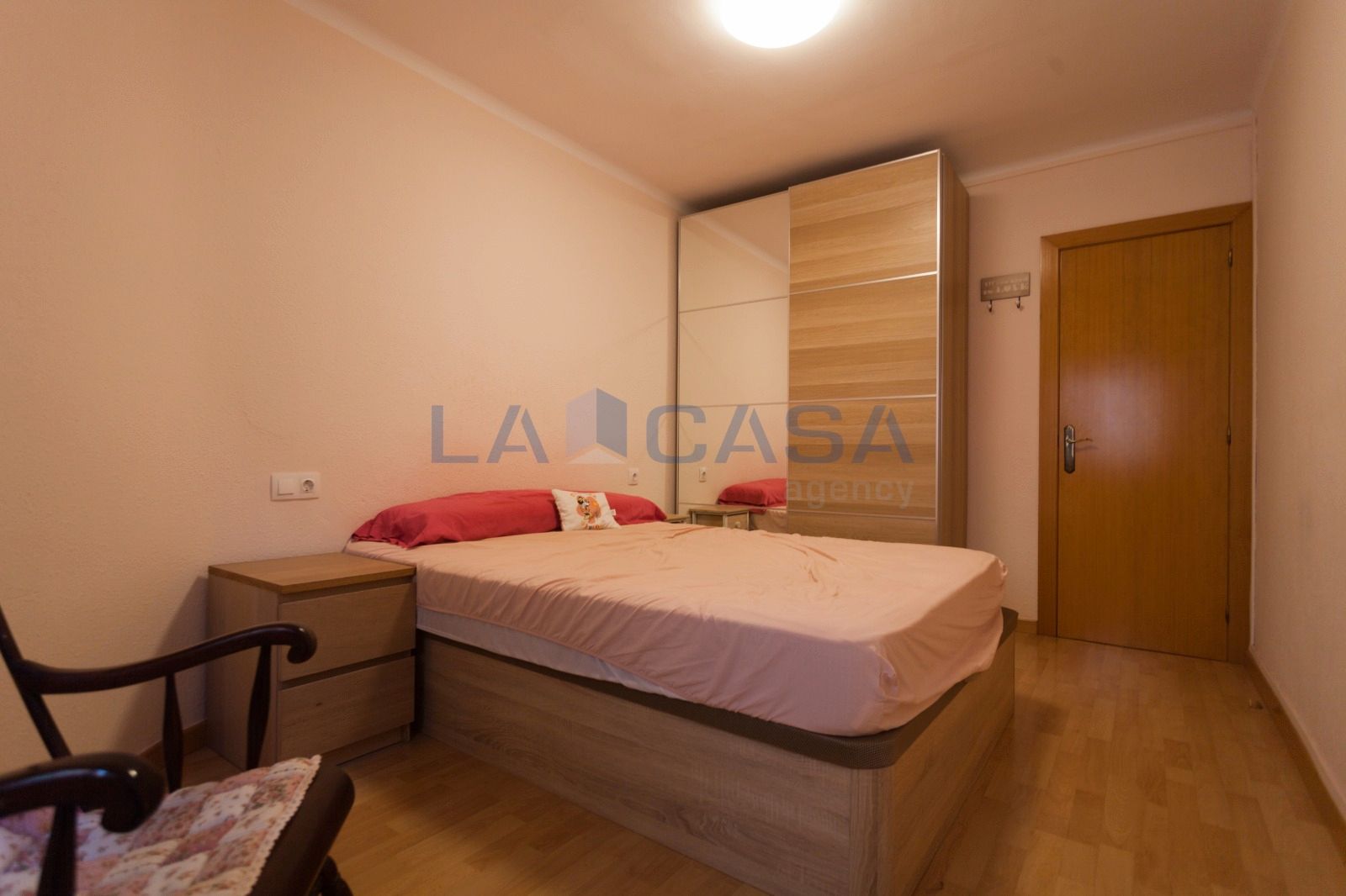 Dormitori de Pis en venda en L'Hospitalet de Llobregat amb Aire condicionat, Traster i Moblat