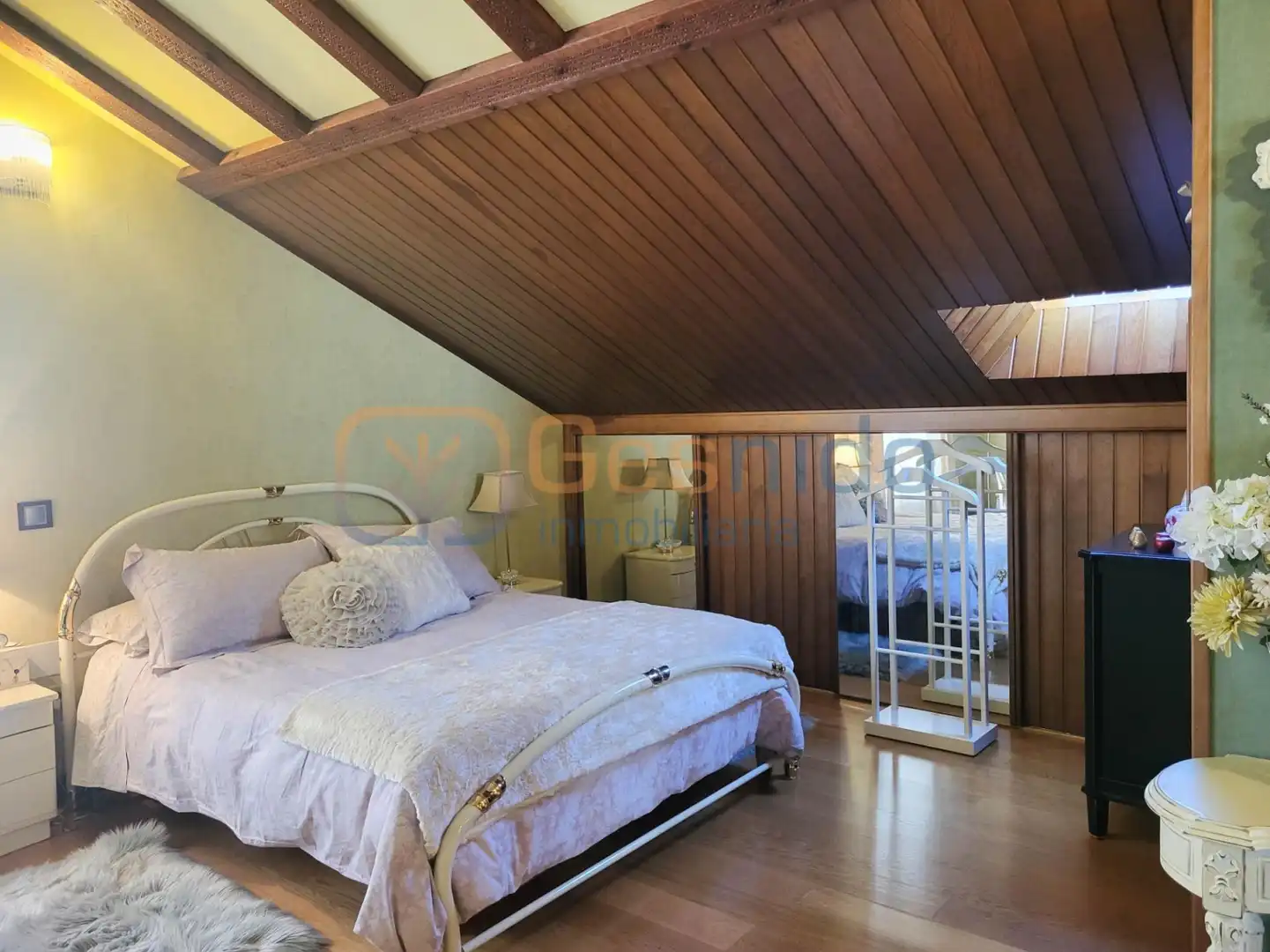 Habitación de Casa adosada en venta en Segovia con Calefacción, Parquet y Trastero