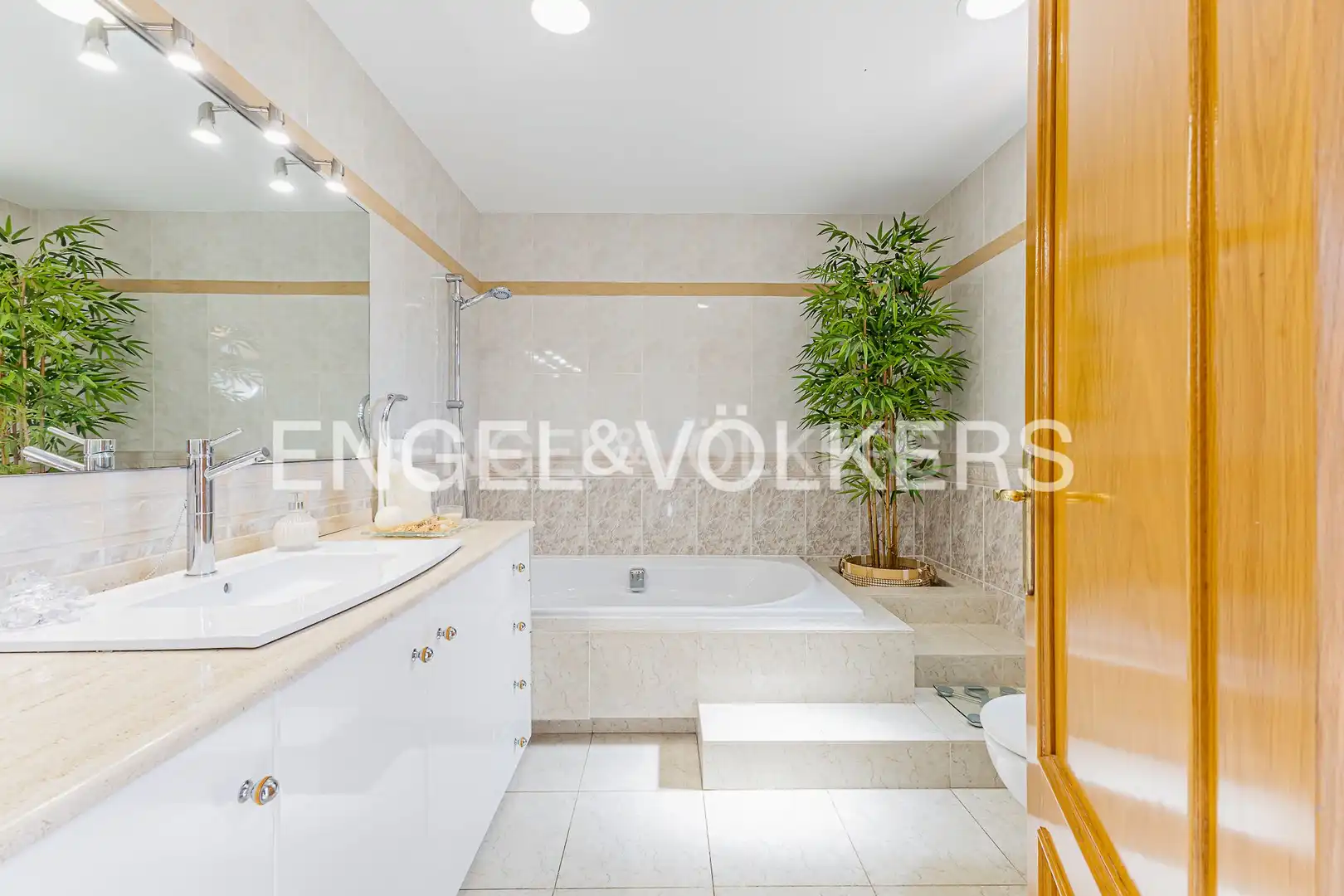 Bathroom of Houses for sale in Sant Vicenç Dels Horts  with Heating, Storage room and Swimming Pool