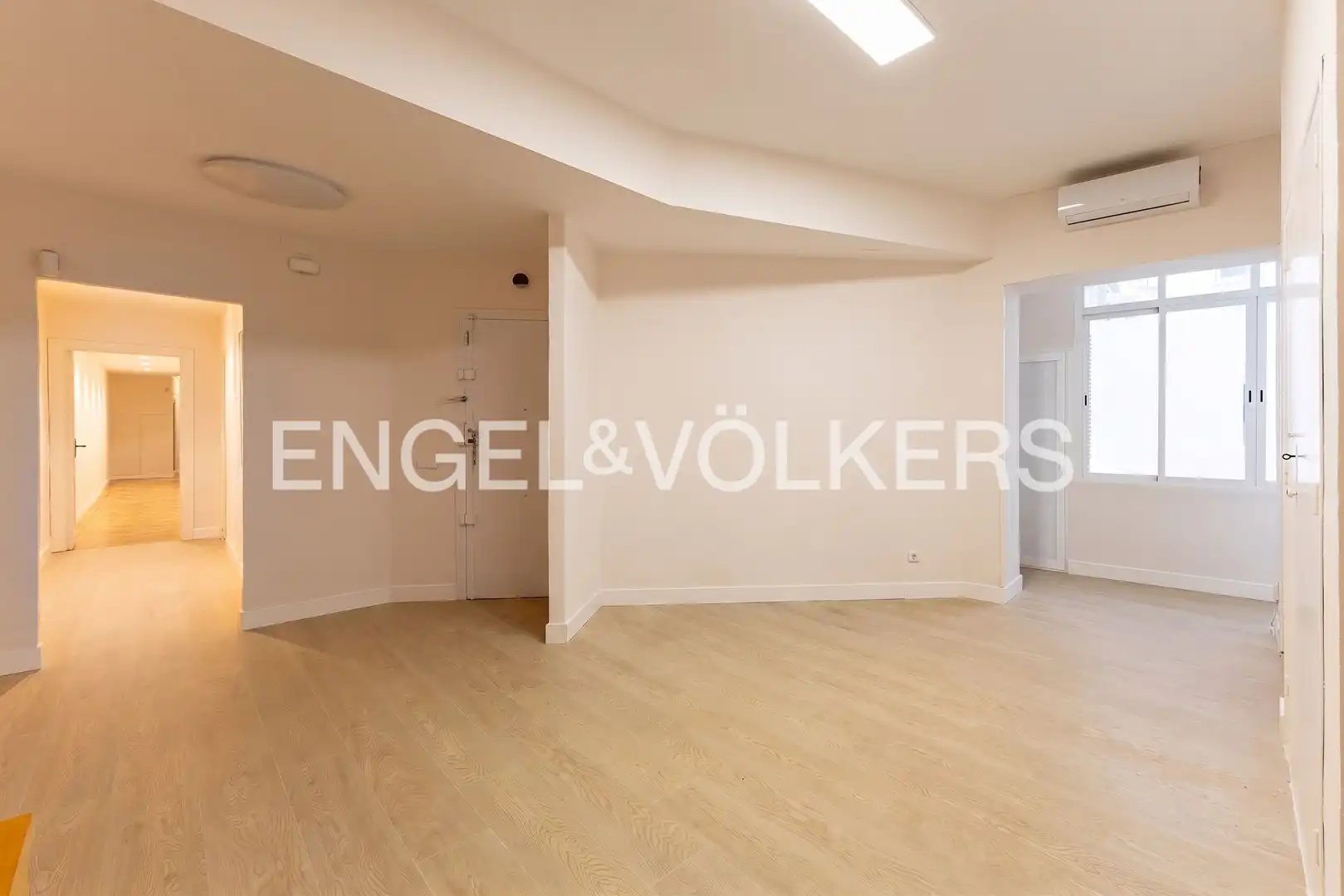 Flat for rent in Madrid  with Air Conditioner, Heating and Balcony
