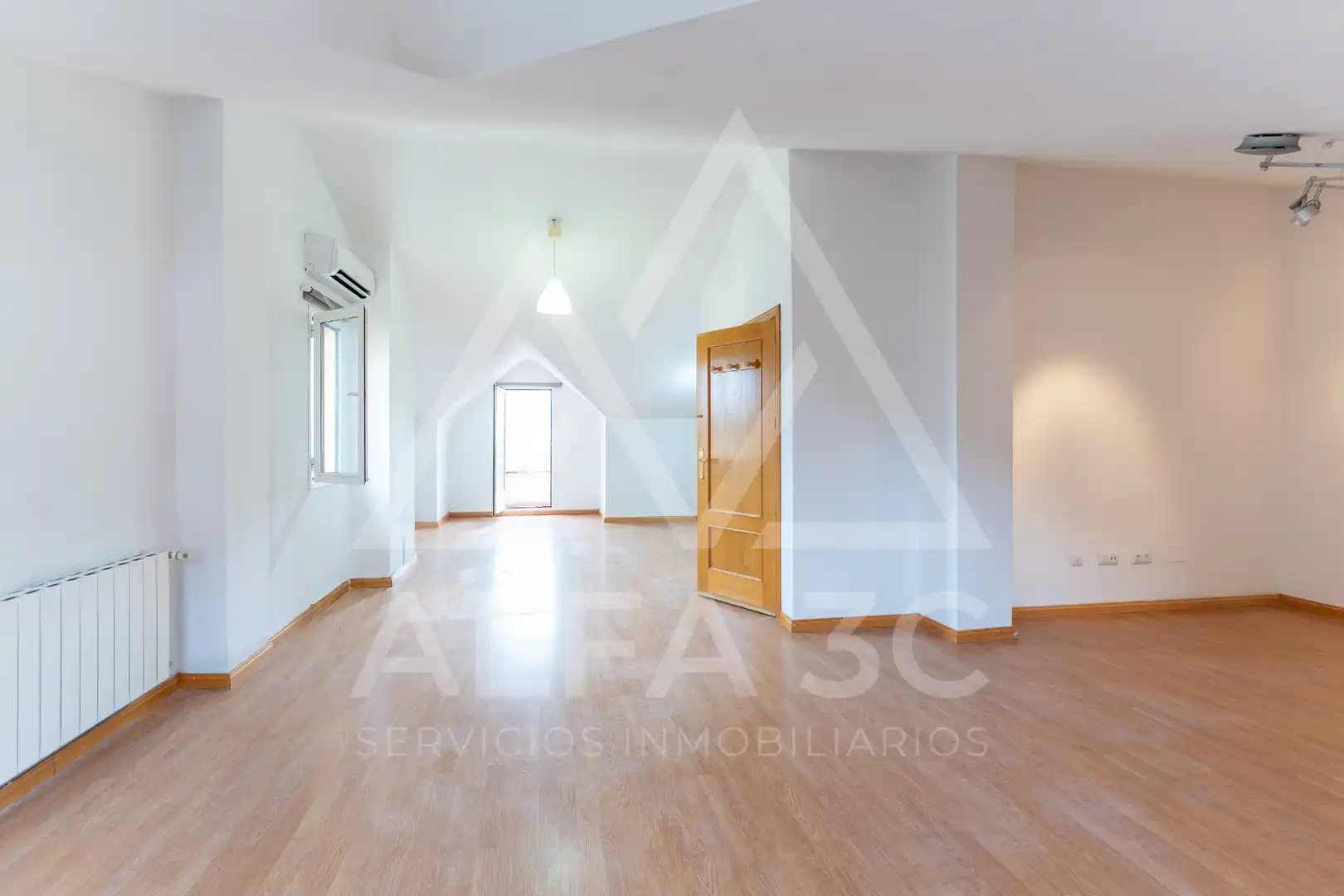 Sala de estar de Casa o chalet en venta en Venturada con Aire acondicionado, Calefacción y Jardín privado
