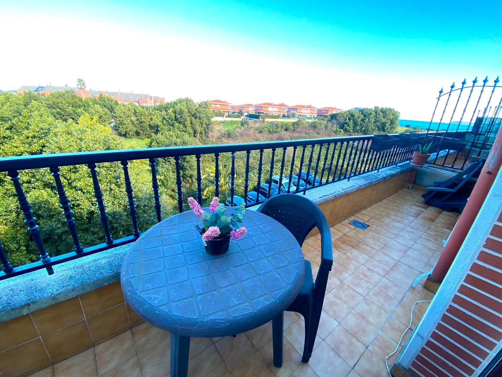 Terraza de Ático en venta en Castro-Urdiales con Calefacción, Parquet y Terraza