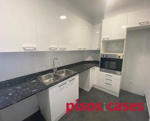 Kitchen of Flat to rent in Vic  with Heating, Parquet flooring and Oven