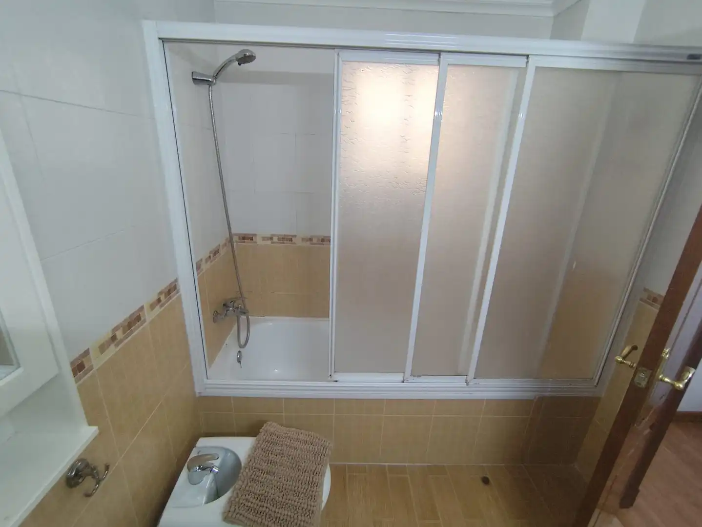 Bany de Pis de lloguer en Úbeda amb Aire condicionat, Calefacció i Terrassa