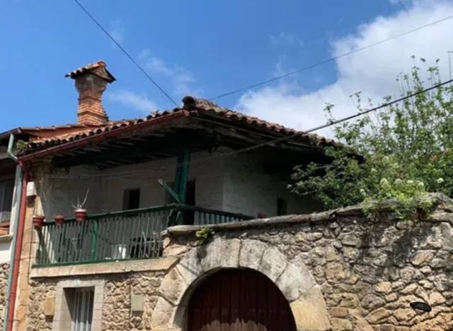 Casa adosada en Venta en Los Corrales de Buelna