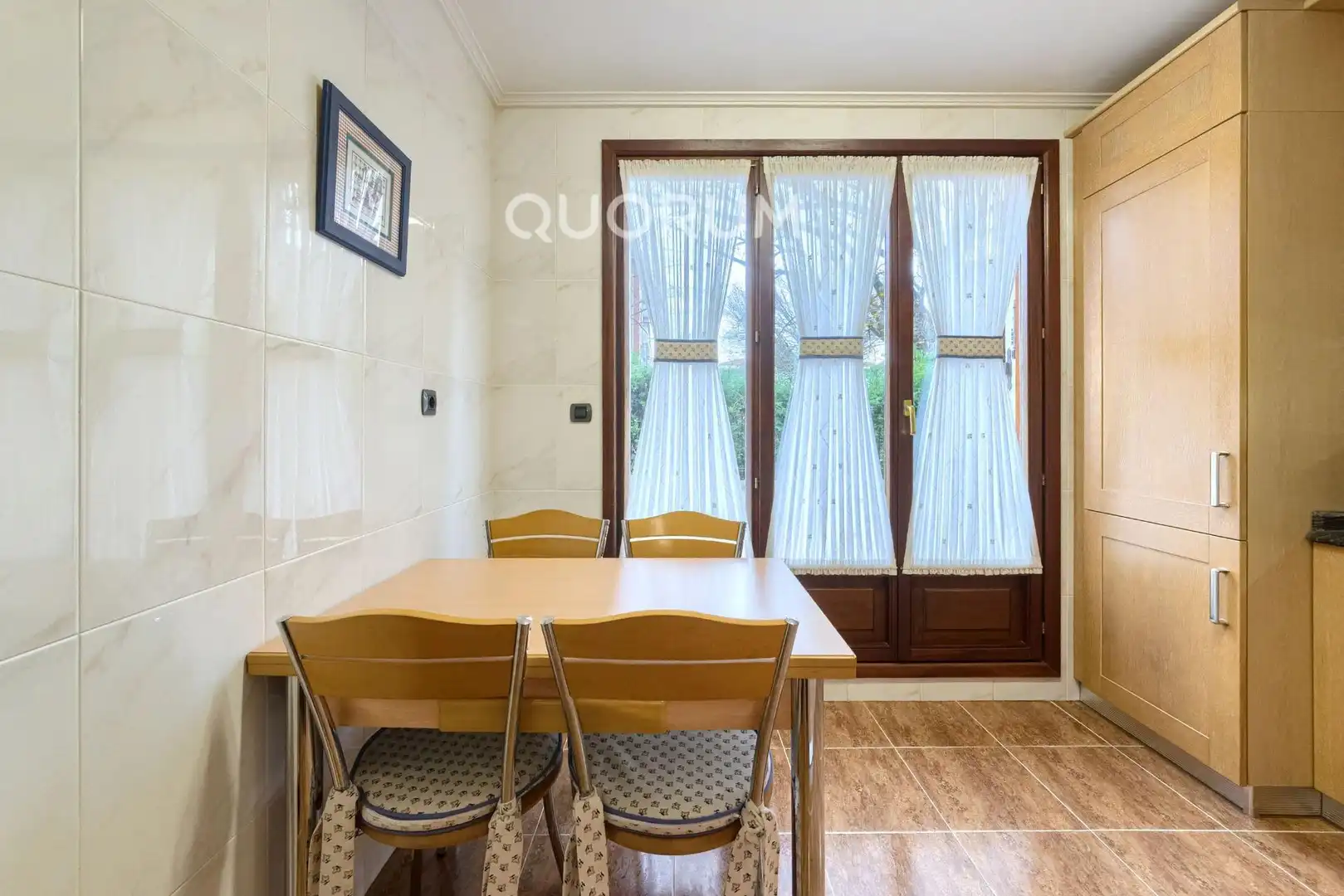 Comedor de Casa adosada en venta en Basauri  con Calefacción, Jardín privado y Terraza