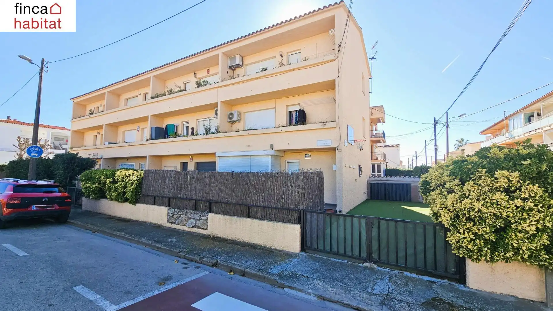 Vista exterior de Apartamento en venta en L'Estartit con Terraza