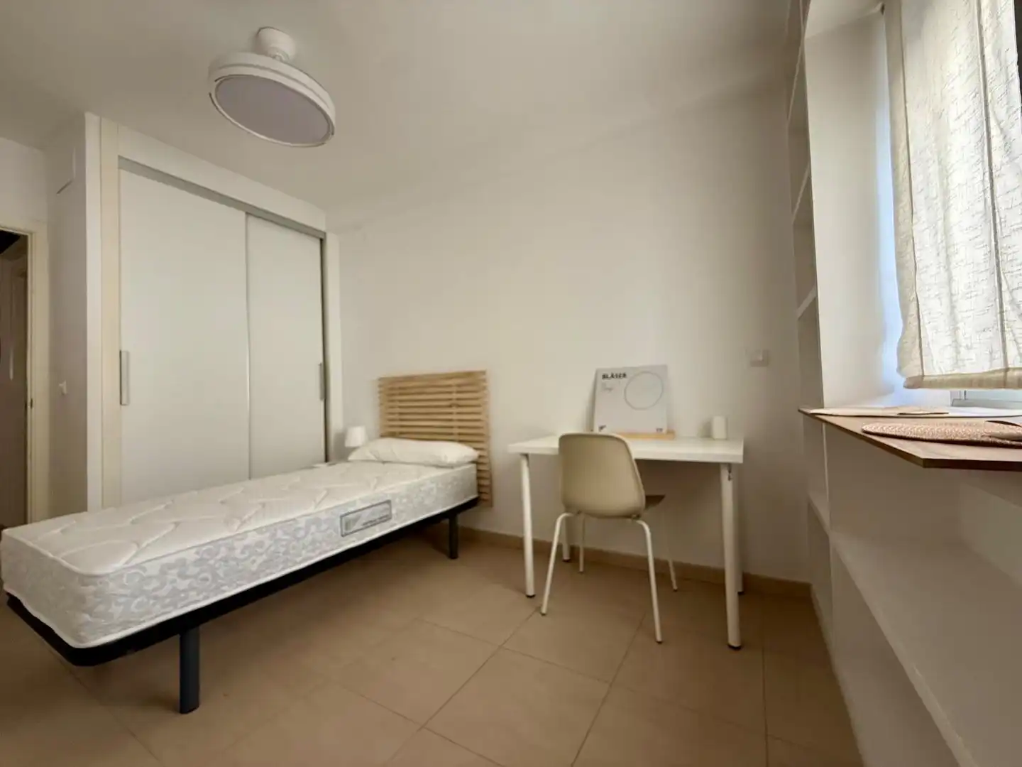 Flat for rent in Calle de Fernán Sánchez de Tovar, Cruz Roja