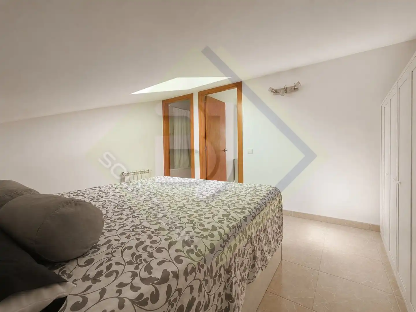 Habitación de Ático en venta en Canet de Mar con Calefacción, Terraza y Horno