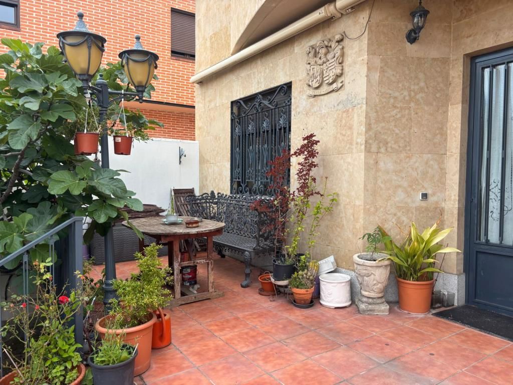 Terrassa de Casa o xalet en venda en Salamanca Capital amb Calefacció, Parquet i Terrassa